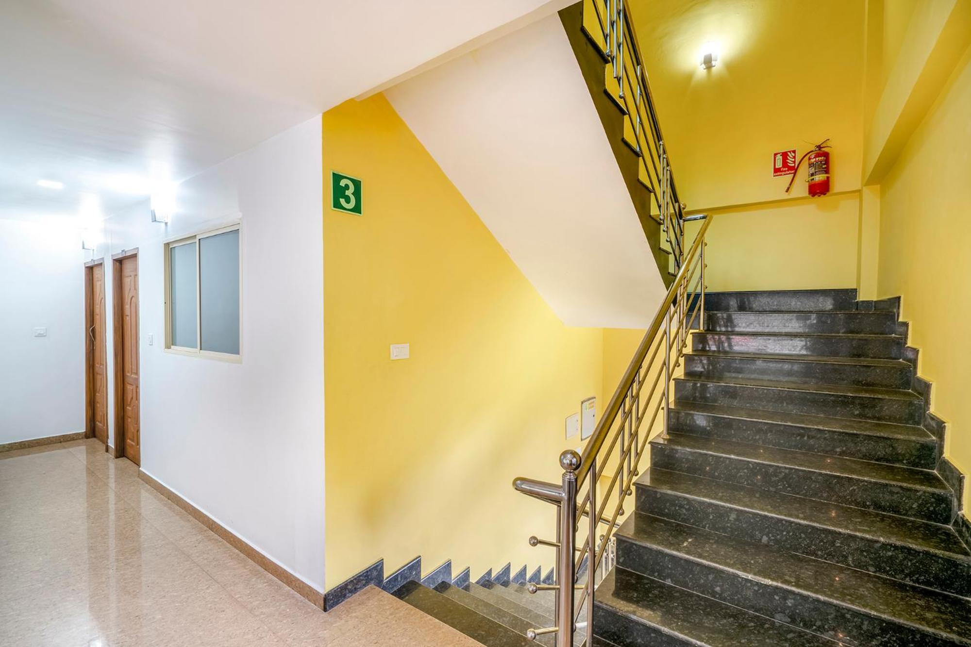 Fabhotel Abrigo Residency Anaviratty Exterior foto